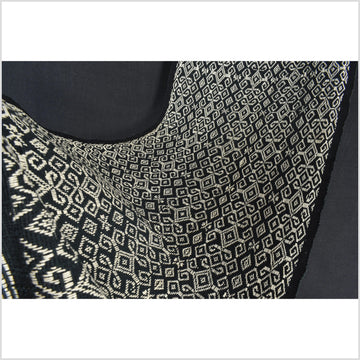 Stunning Indonesian hill tribe home decor, boho fabric natural ethnic tapestry, Sumba Pahikung black white traditional handwoven tribal cotton textile runner EW25