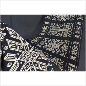 Beautiful Indonesian hill tribe home decor, boho fabric natural ethnic tapestry, Sumba Pahikung black white traditional handwoven tribal cotton textile runner EW38