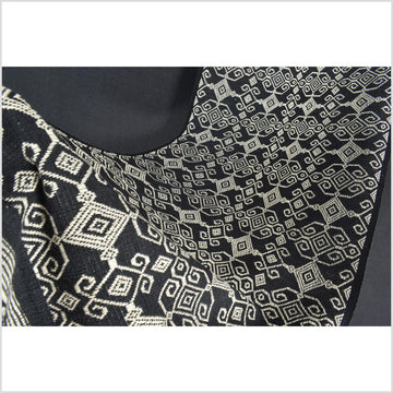 Beautiful Indonesian hill tribe home decor, boho fabric natural ethnic tapestry, Sumba Pahikung black white traditional handwoven tribal cotton textile runner EW39