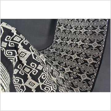 Beautiful Indonesian hill tribe home decor, boho fabric natural ethnic tapestry, Sumba Pahikung black white traditional handwoven tribal cotton textile runner EW40