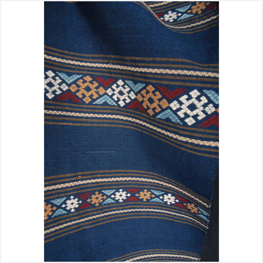 Tribal indigo table runner tapestry Laos Tai Lue textile blue handwoven geometric boho cotton scarf natural vegetable dye ethnic deco 5 ET40